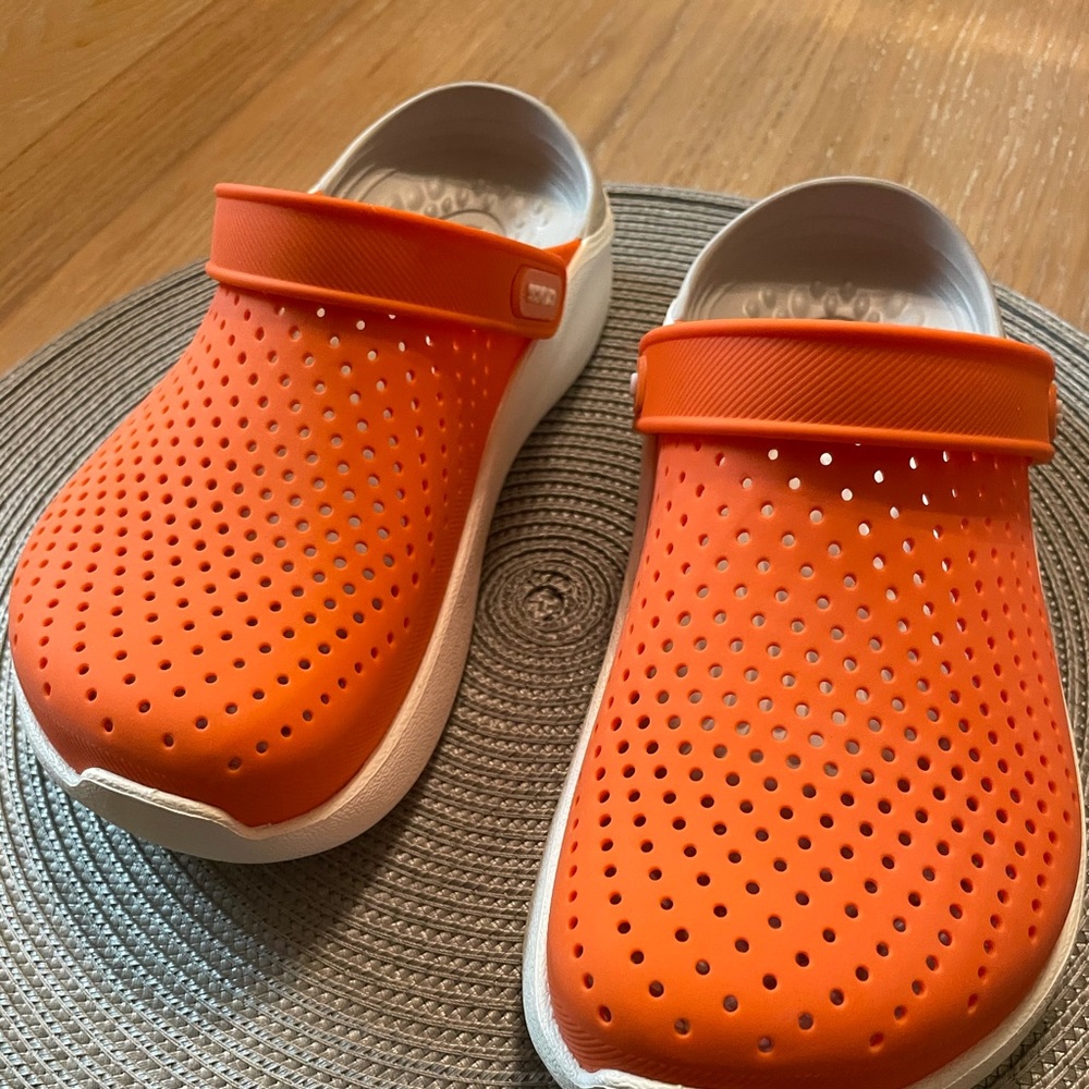 Woman crocs nwot